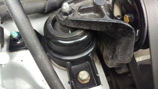 Замена опоры двигателя Jaguar F-Type  в Жуковском